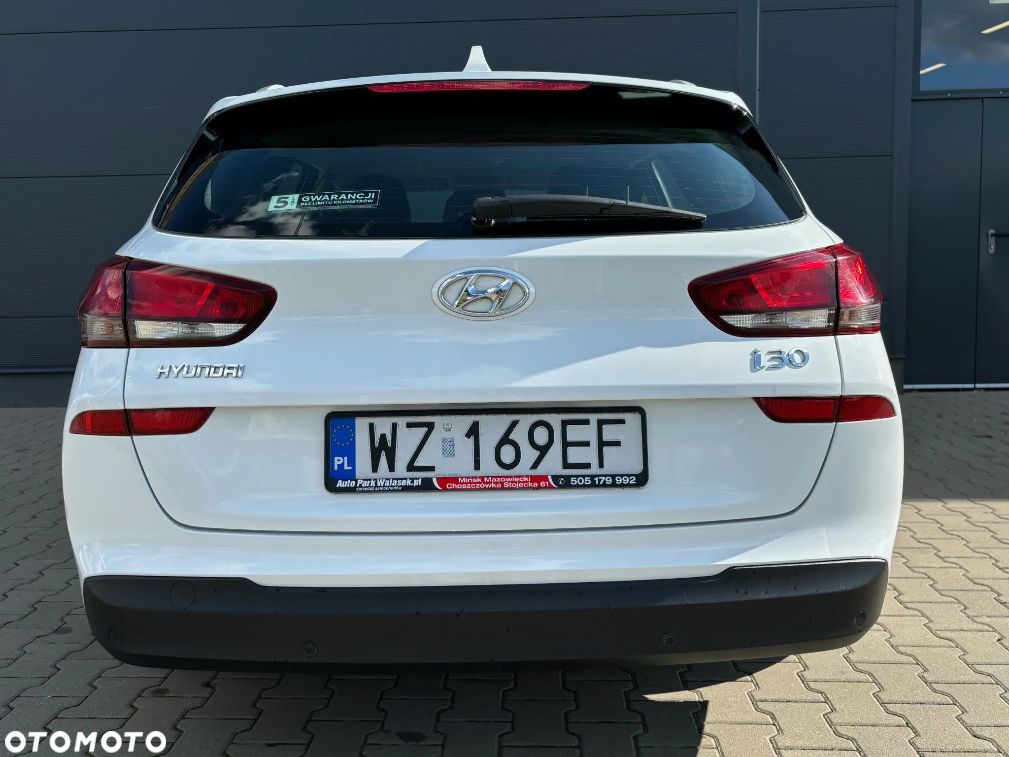 Hyundai i30 1.6 D Classic + DCT - 17