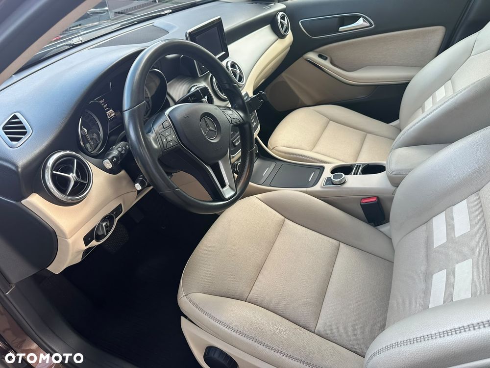 Mercedes-Benz GLA - 7