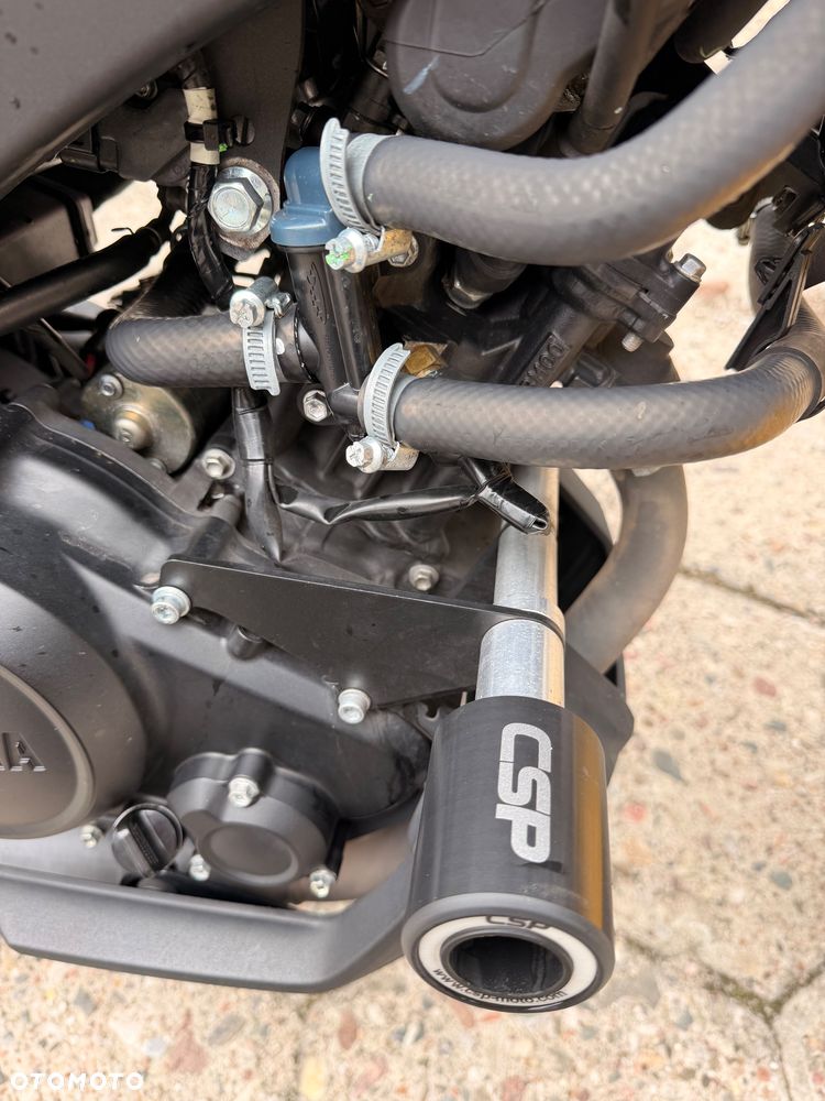 Yamaha XSR - 7