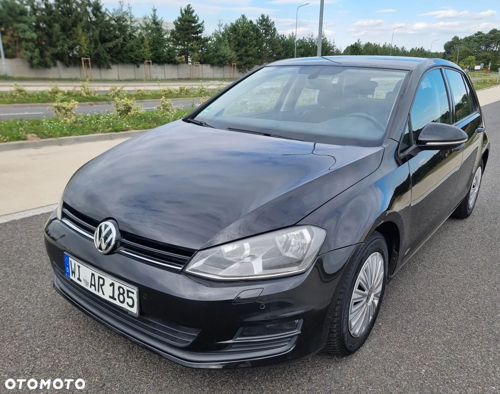 Volkswagen Golf - 1