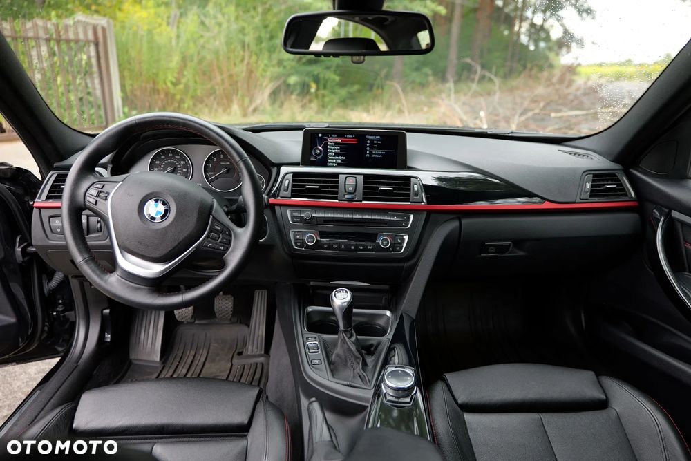 BMW Seria 3 335i xDrive Edition Sport - 9