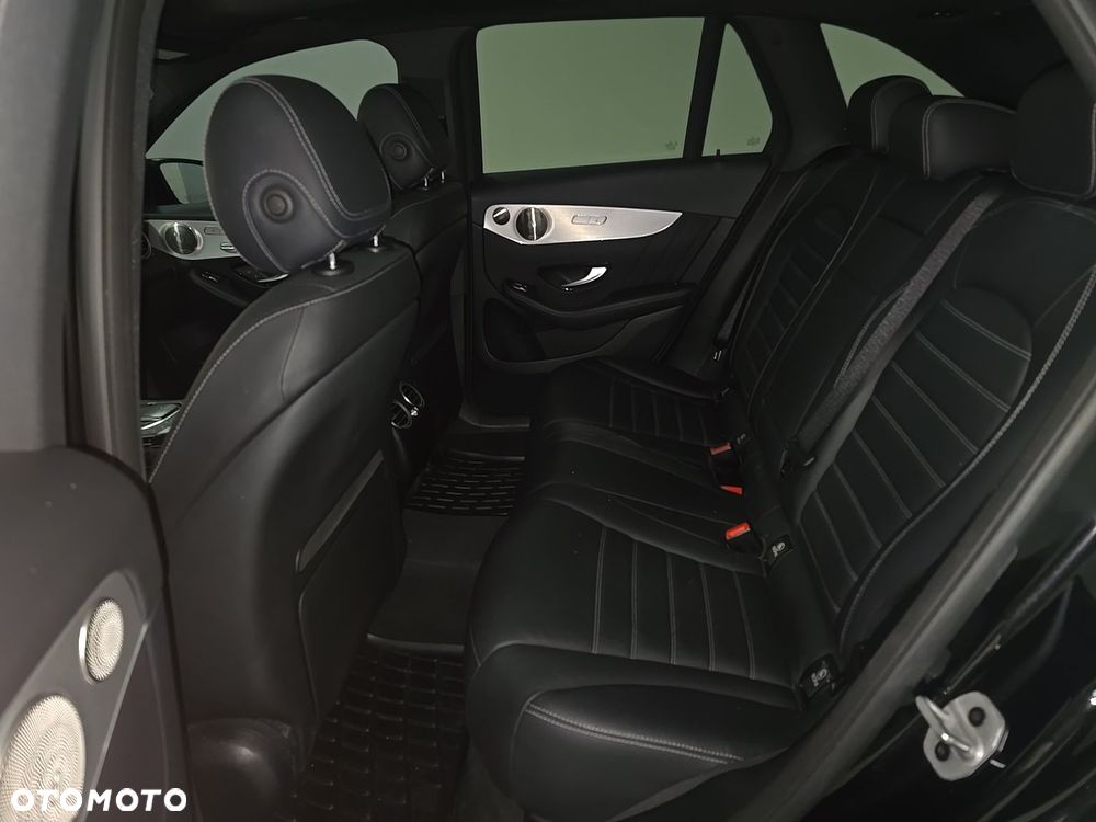 Mercedes-Benz GLC 300 4Matic 9G-TRONIC AMG Line Plus - 15