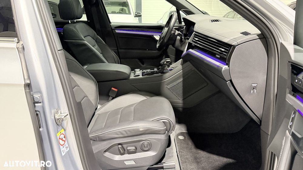 Volkswagen Touareg 3.0 V6 e-Hybrid 4Motion Aut. Elegance - 25