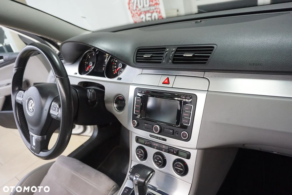 Volkswagen Passat Variant 2.0 TDI DSG Highline - 24