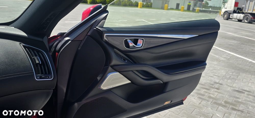 Infiniti Q60 3.0t AWD Sport - 11