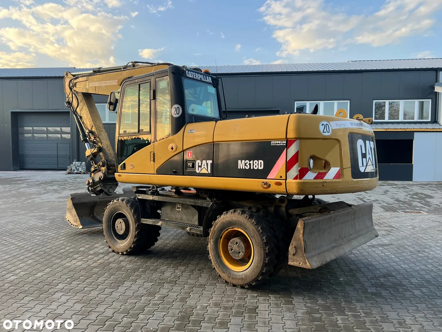 Caterpillar M318D - 4