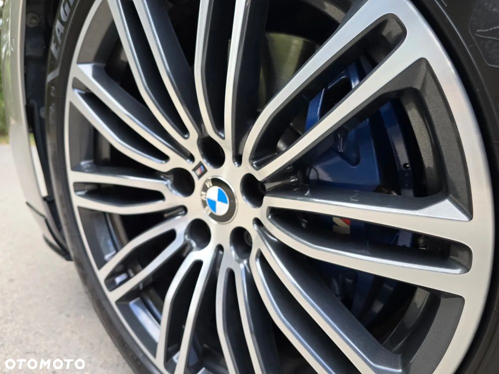 BMW Seria 5 540i M Sport sport - 17