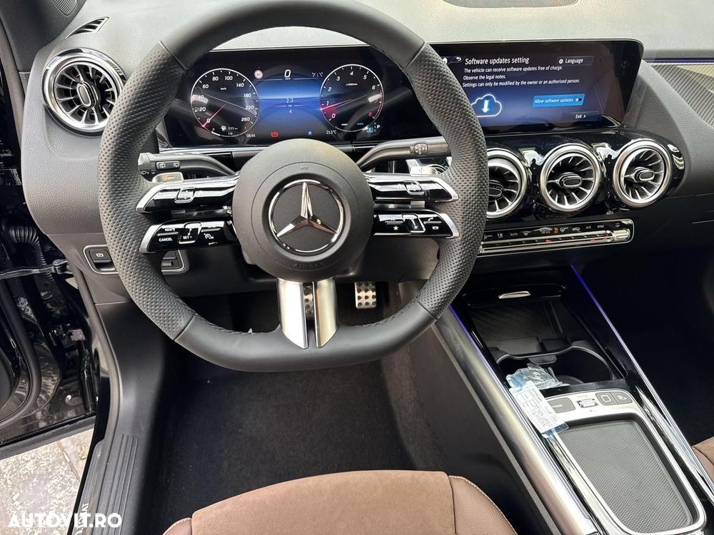 Mercedes-Benz GLA - 11