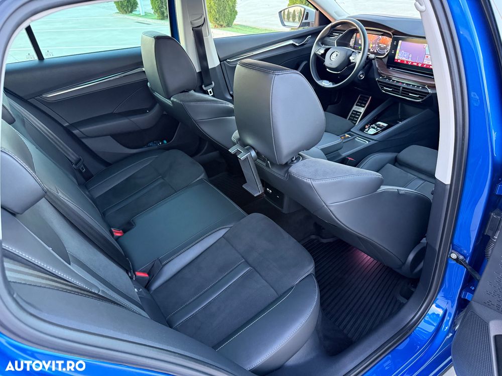 Skoda Octavia Combi 2.0 TDI DSG 4X4 Scout - 13