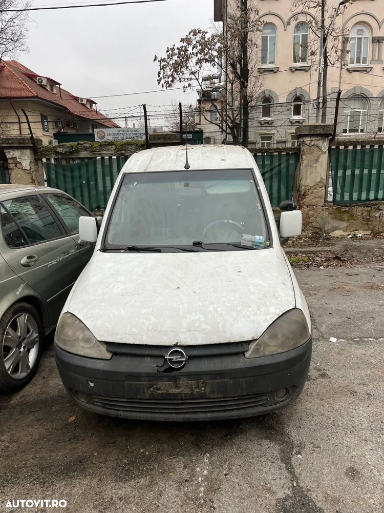 Dezmembrez Opel Combo 2010 alb - 3