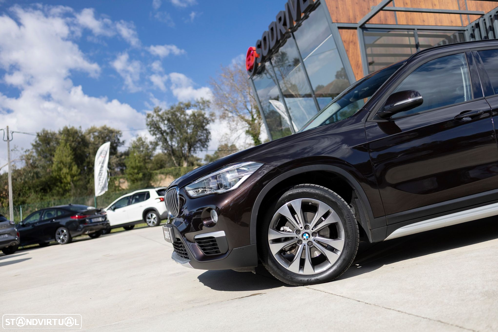 BMW X1 16 d sDrive Line xLine - 28