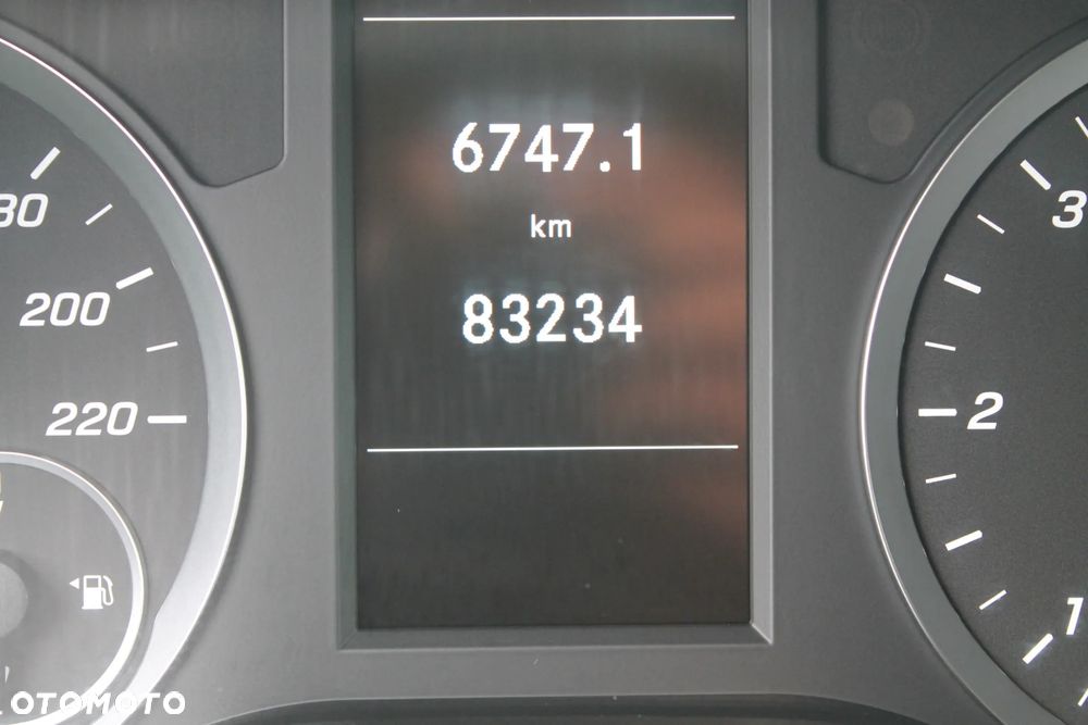 Mercedes-Benz VITO - 21