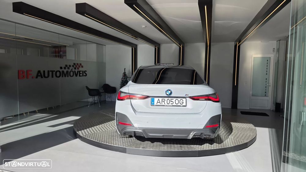 BMW i4 eDrive40 Pack Desportivo M - 14