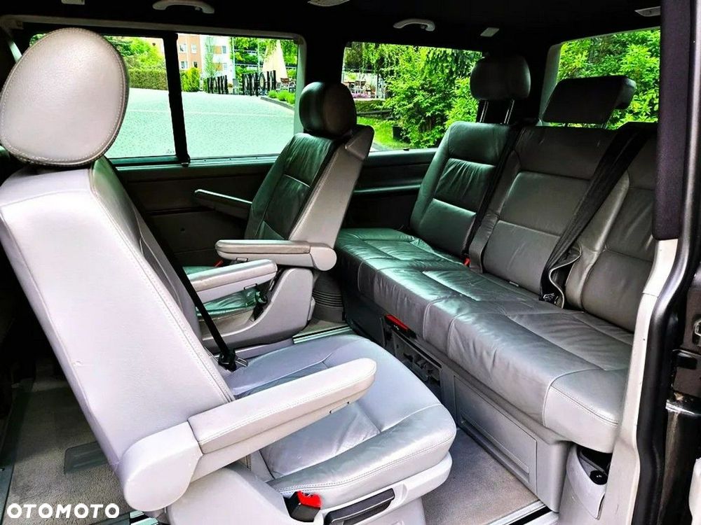 Volkswagen Multivan - 20