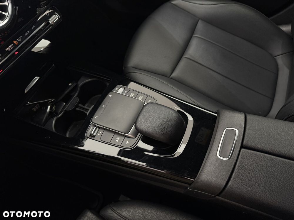 Mercedes-Benz Klasa A 200 4-Matic Style 8G-DCT - 24