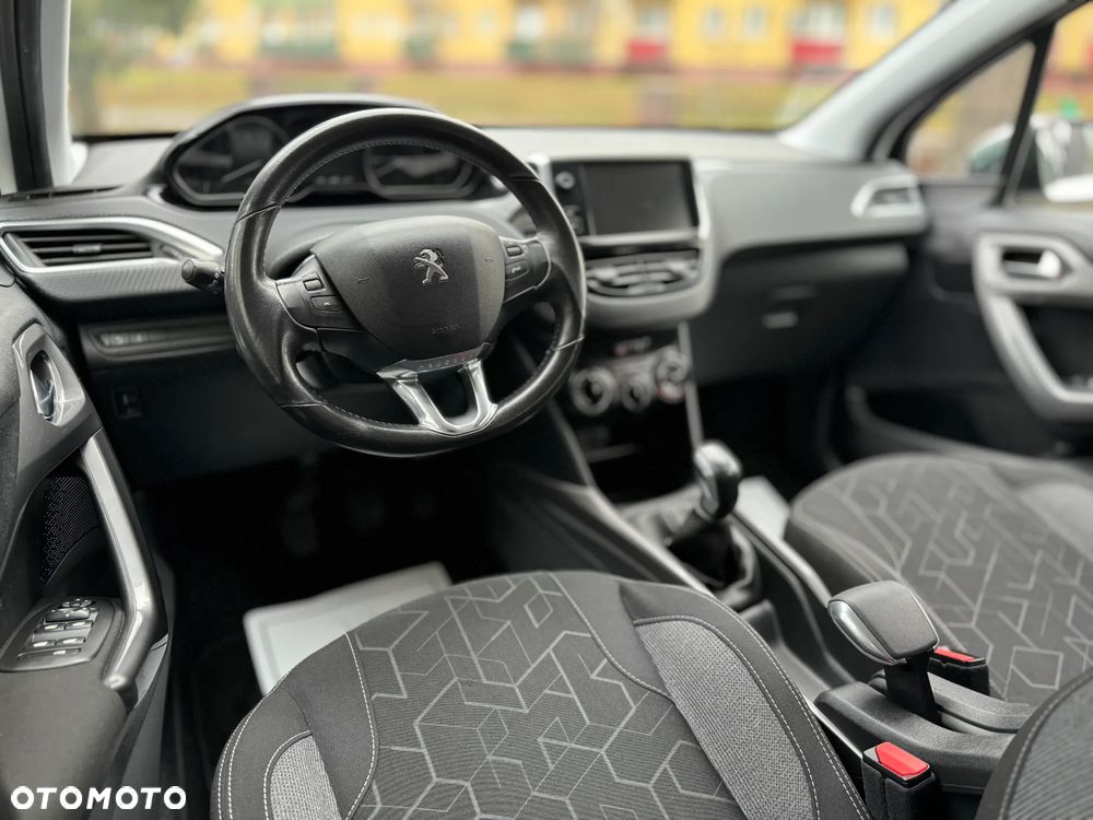 Peugeot 2008 1.6 BlueHDi Style - 30