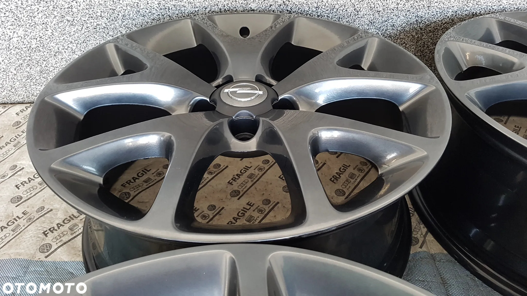 FELGI ALU ORYGINAŁ  OPEL CORSA ADAM 5X110 OPC 7,5jx18 ET47 - 6
