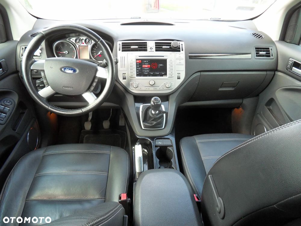 Ford Kuga 2.0 TDCi 2x4 Titanium - 12