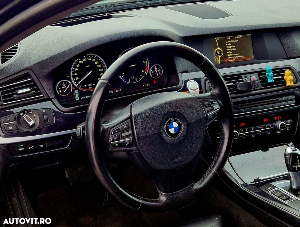 BMW Seria 5 525d xDrive - 5