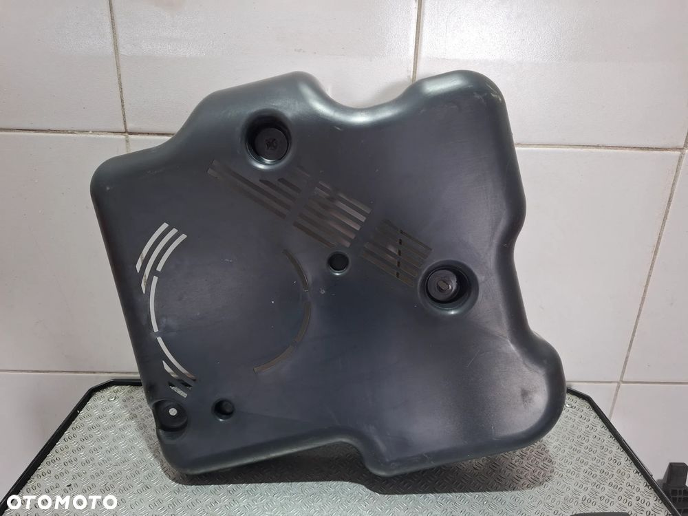 Osłona zbiornika Adblue Renault Trafic III Vivaro B 1,6 DCI rok 2019 nr 208S39715R - 1