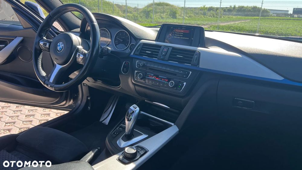 BMW Seria 3 325d M Sport - 26