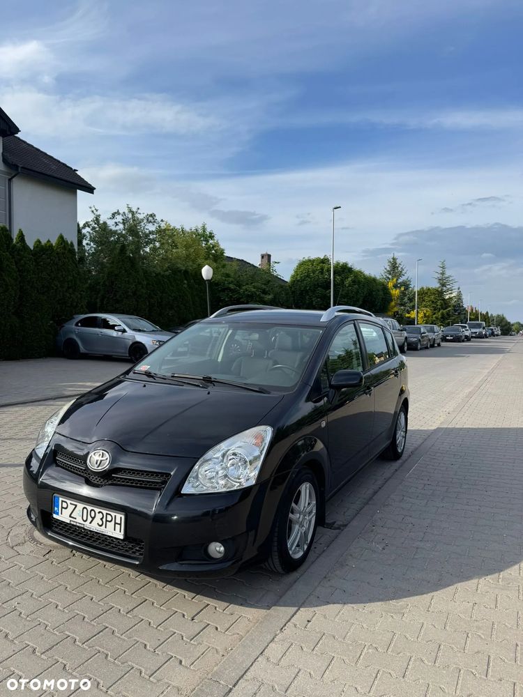 Toyota Corolla Verso 2.2 D-4D Premium - 1