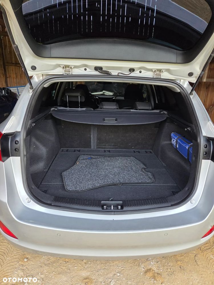 Hyundai i30 blue Kombi 1.4 Trend - 5