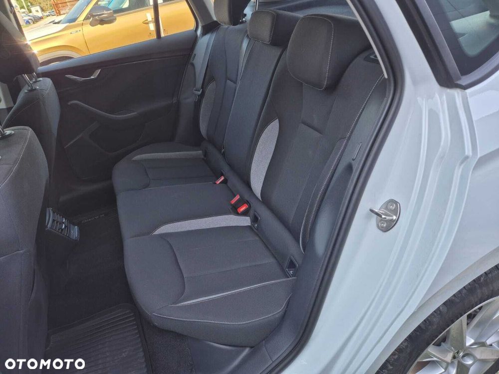 Skoda Kamiq 1.0 TSI Selection DSG - 35