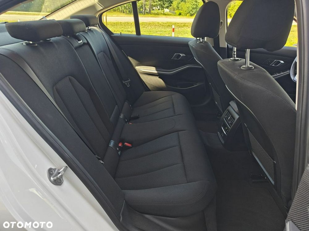 BMW Seria 3 - 20