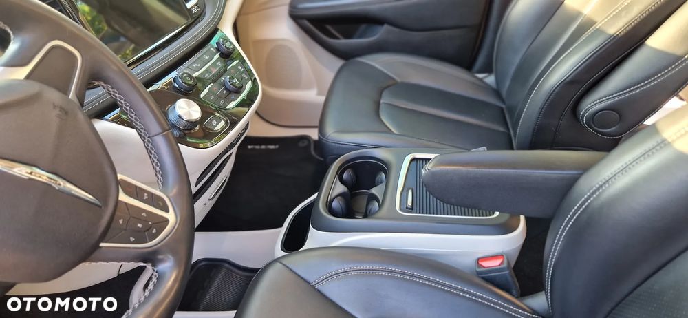 Chrysler Pacifica - 10