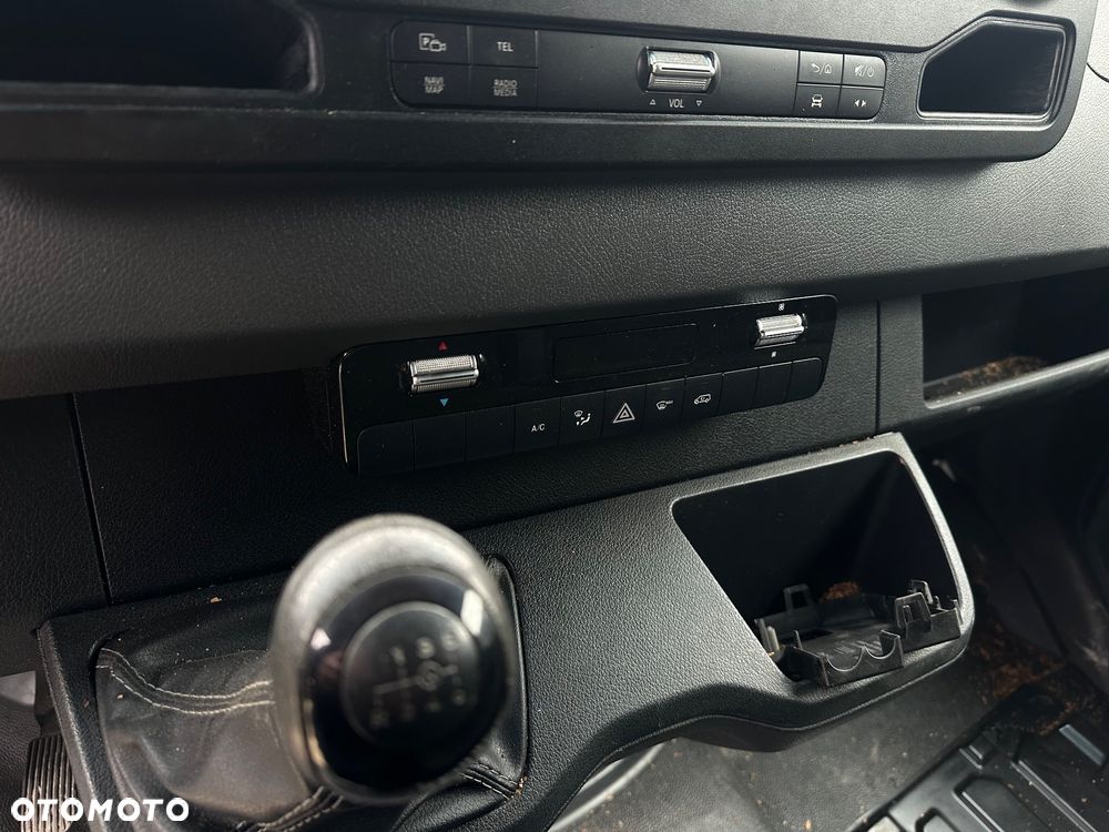Mercedes-Benz Sprinter - 15