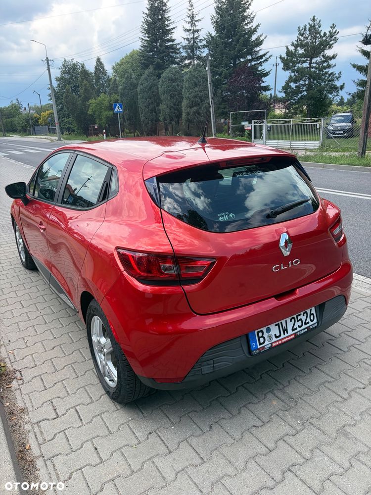 Renault Clio 1.2 16V 75 Life - 6