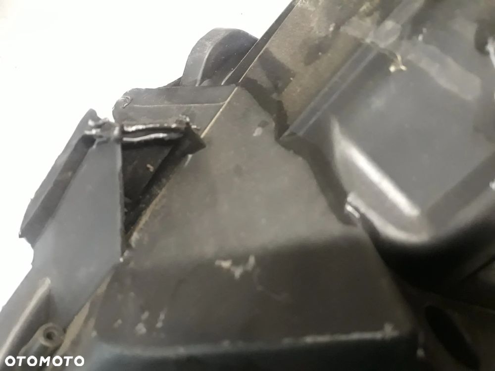 LAMPA PRAWY PRZÓD OPEL CORSA D 2010r HB 3D  89391390 - 5