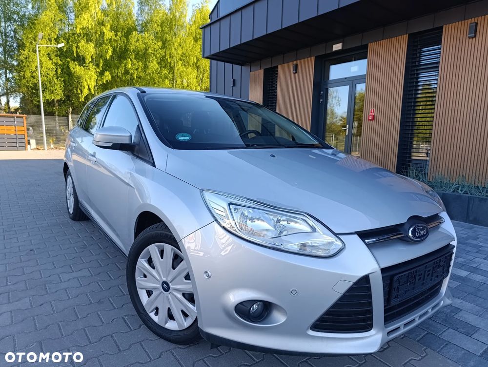Ford Focus 1.0 EcoBoost Trend - 29