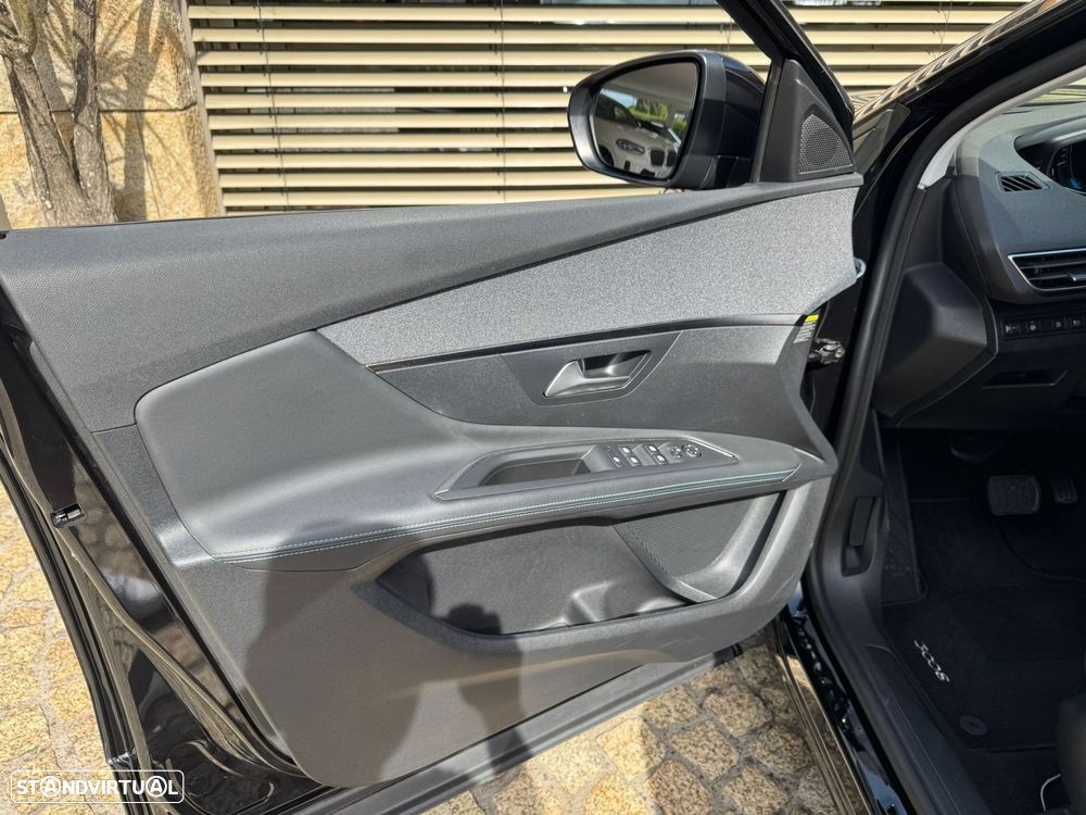 Peugeot 3008 1.6 Hybrid4 Allure Pack e-EAT8 - 6