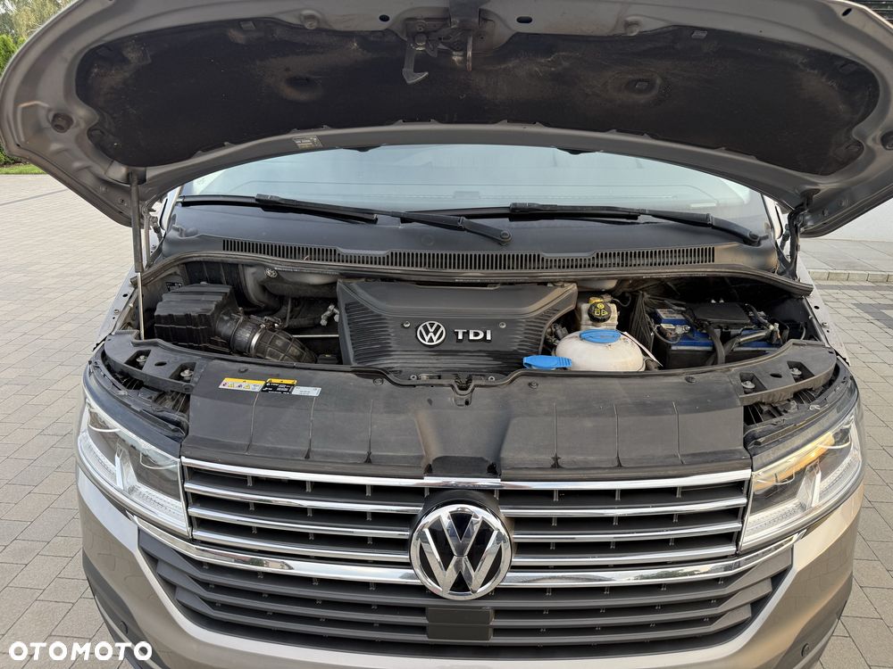Volkswagen Caravelle - 8