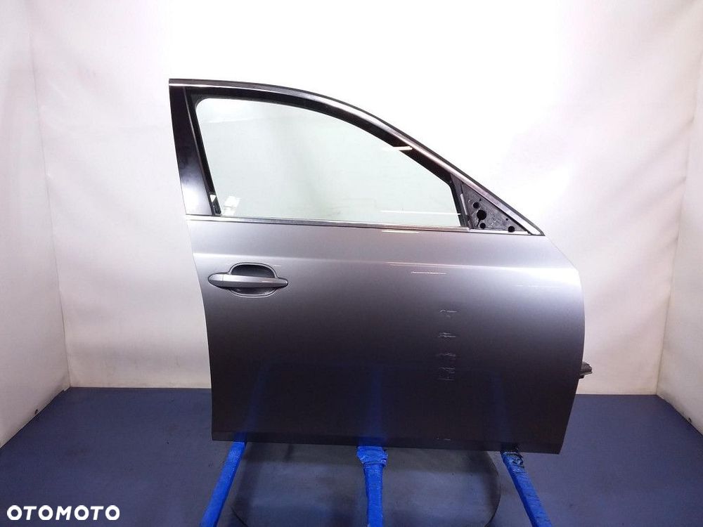 BMW 5 E60 E61 DRZWI PRZÓD PRAWE A08 - 1