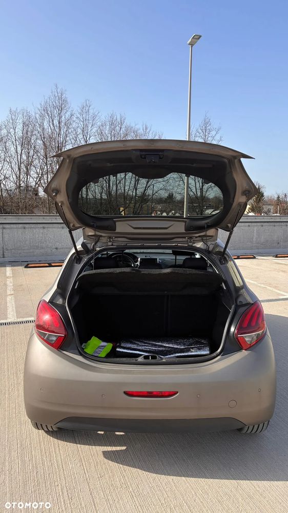 Peugeot 208 1.2 PureTech Allure - 5