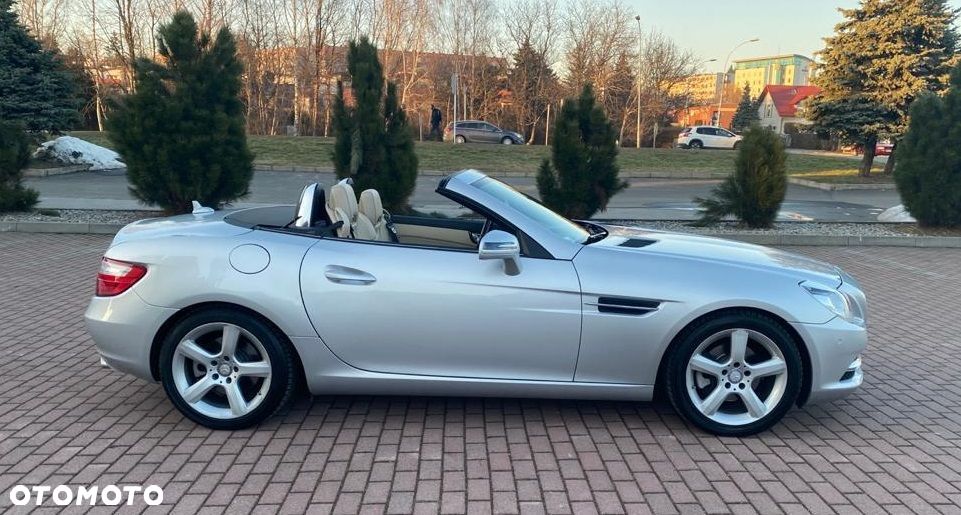 Mercedes-Benz SLK 250 CGI - 9