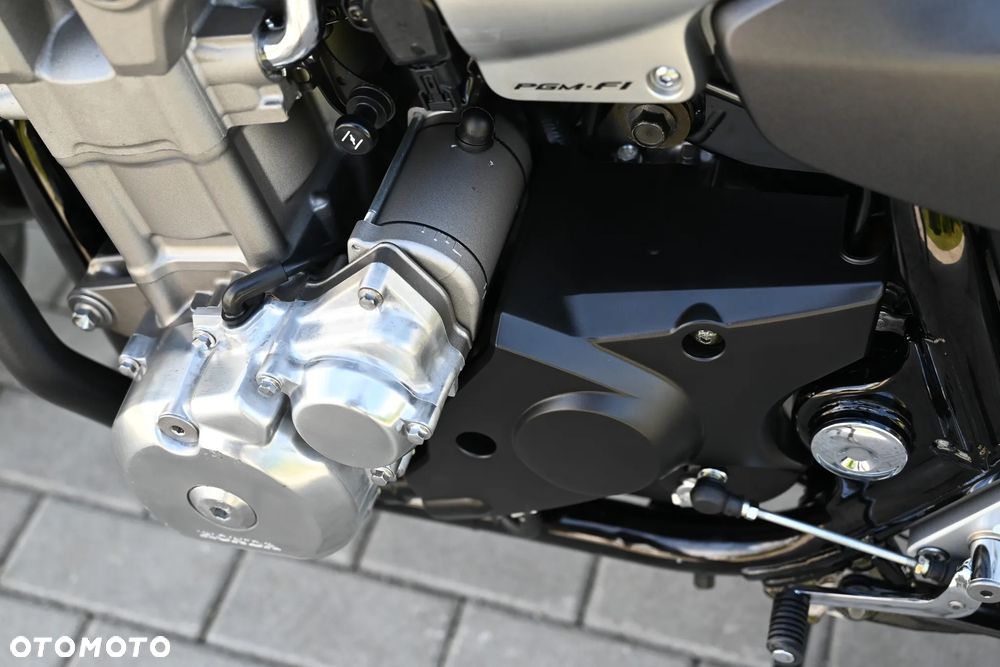 Honda CB - 32