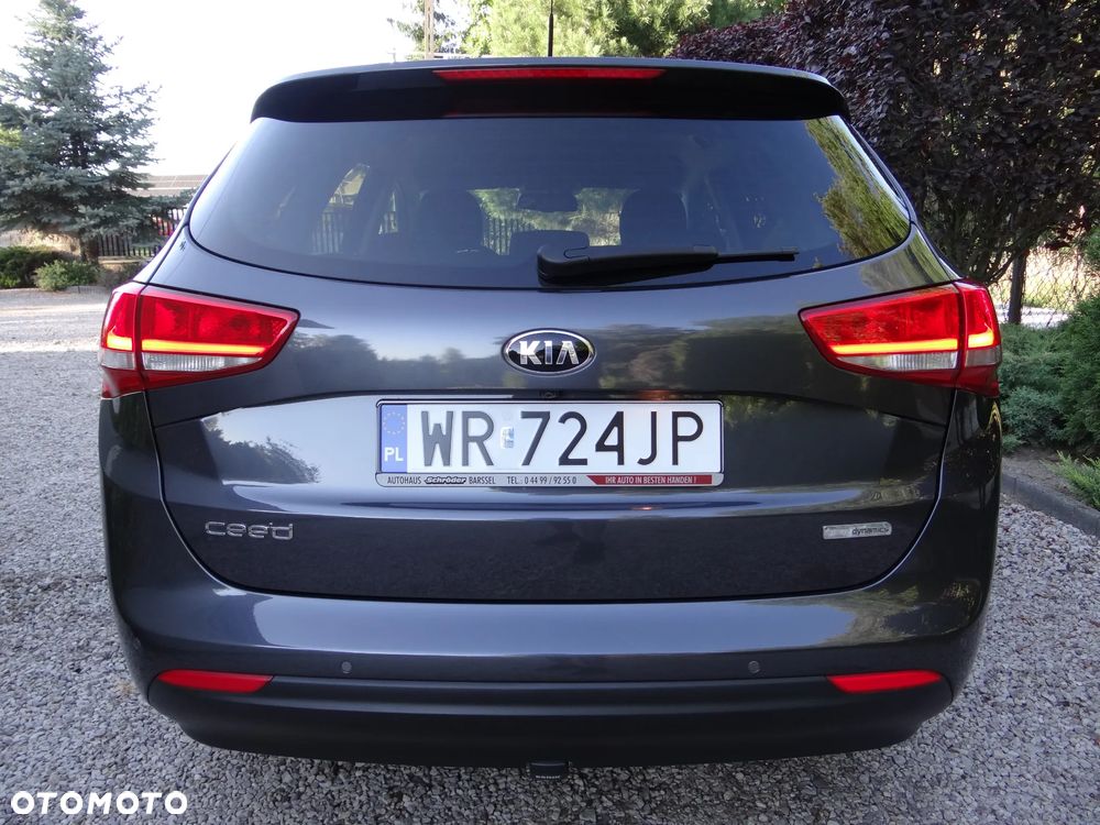 Kia Ceed 1.4 CVVT Dream-Team Edition - 11