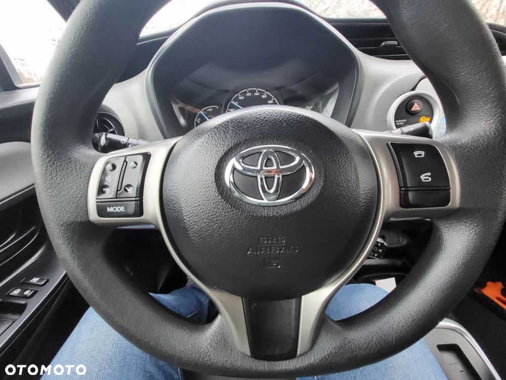 Toyota Yaris - 32