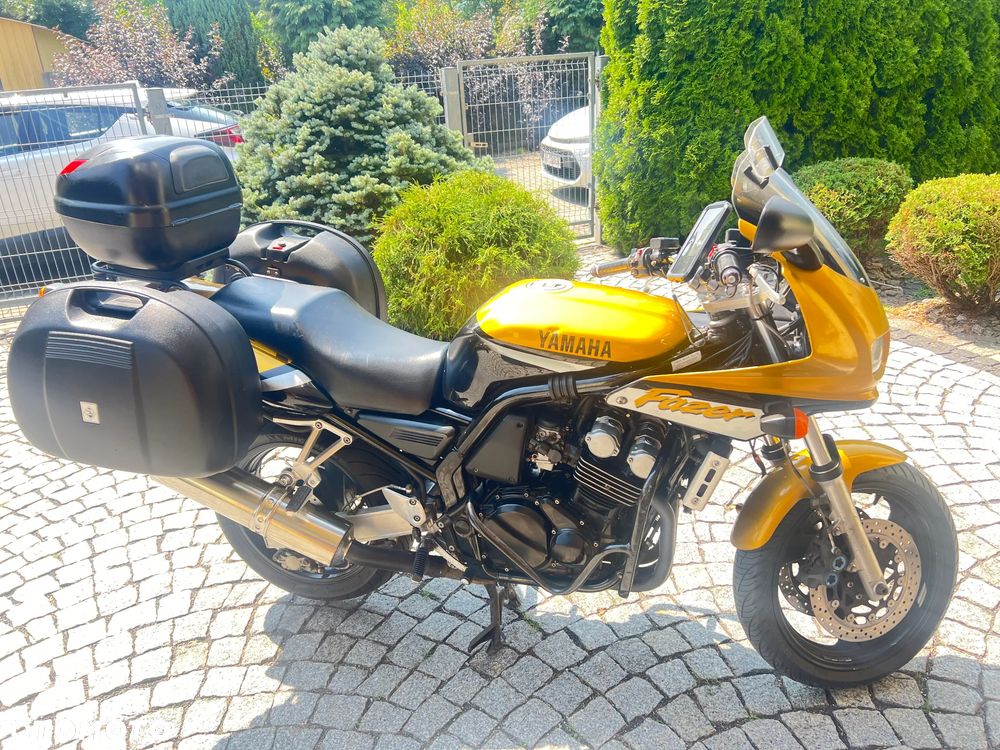 Yamaha FZS - 2
