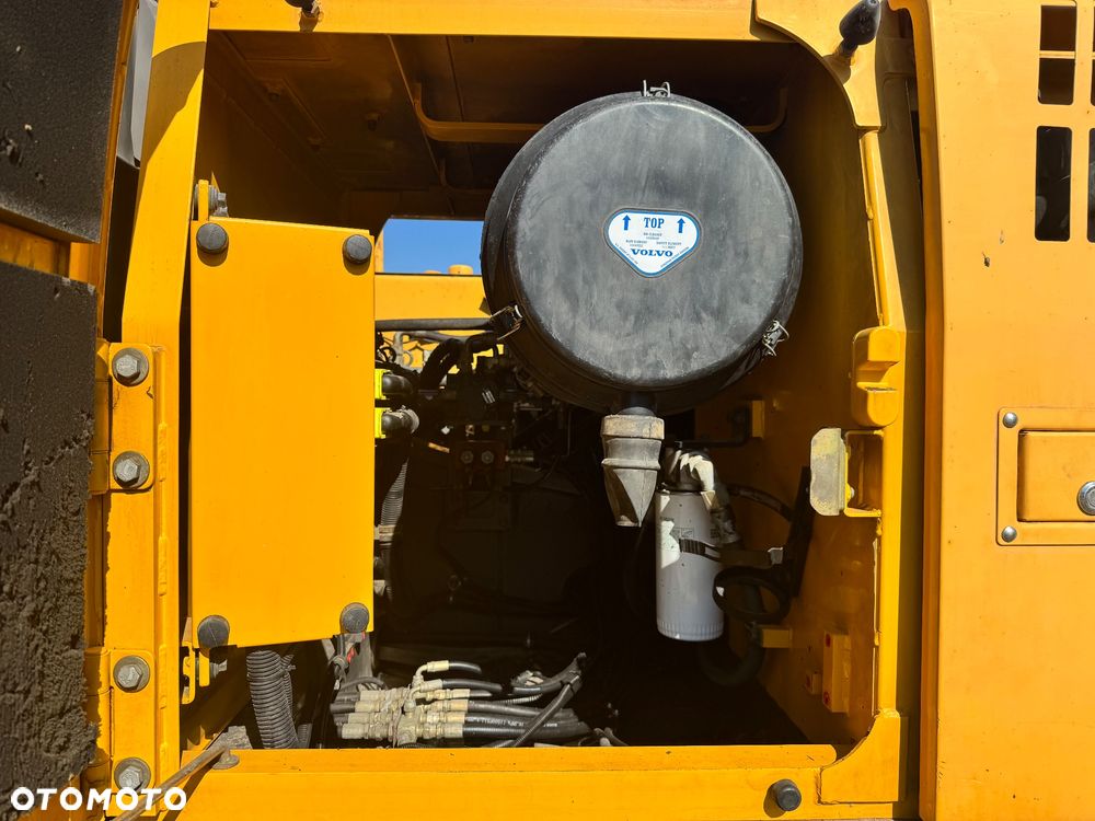 Volvo EC 240 CLR - 8