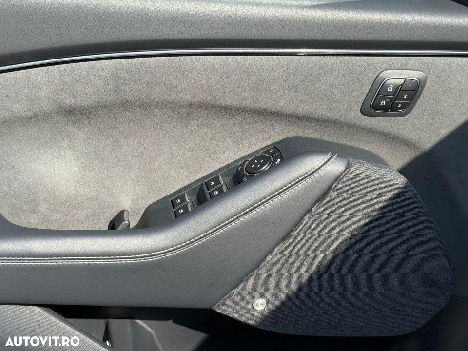 Ford Mustang Mach-E - 22