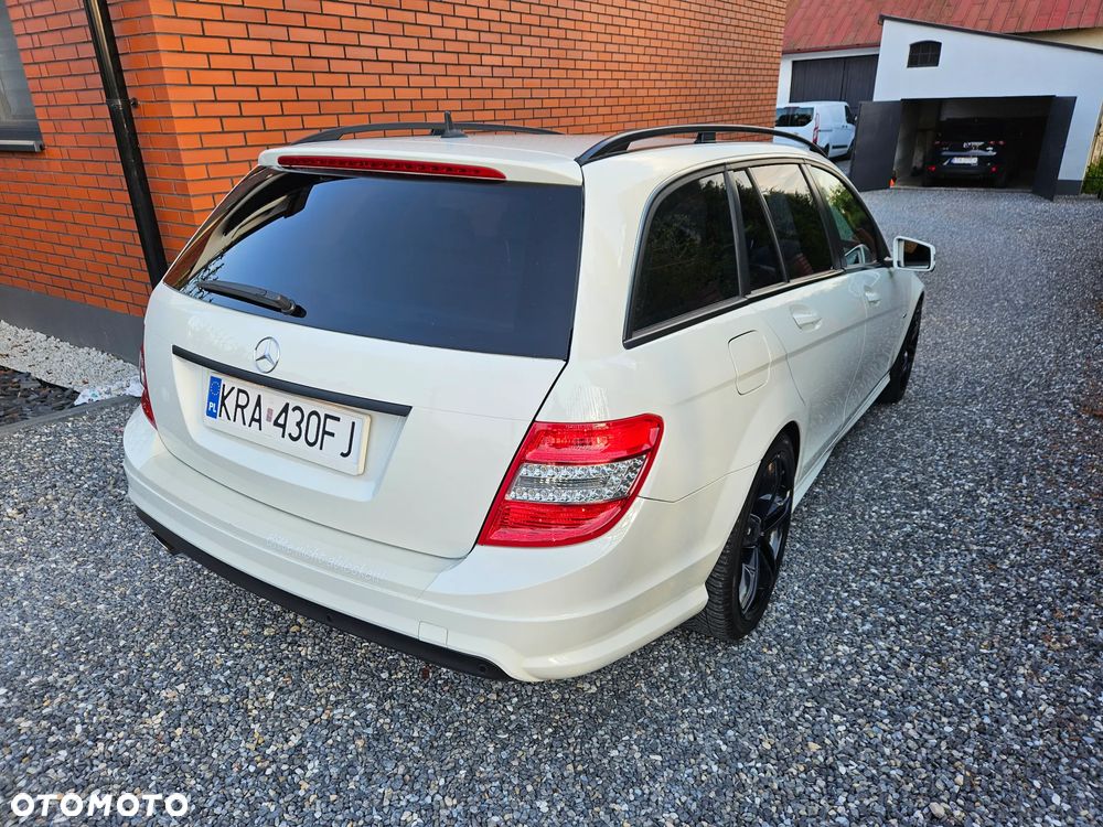 Mercedes-Benz Klasa C 180 CGI BlueEFFICIENCY SPORT EDITION - 21