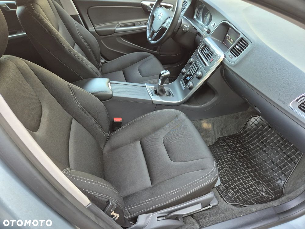 Volvo V60 D2 Drive-E Momentum - 18