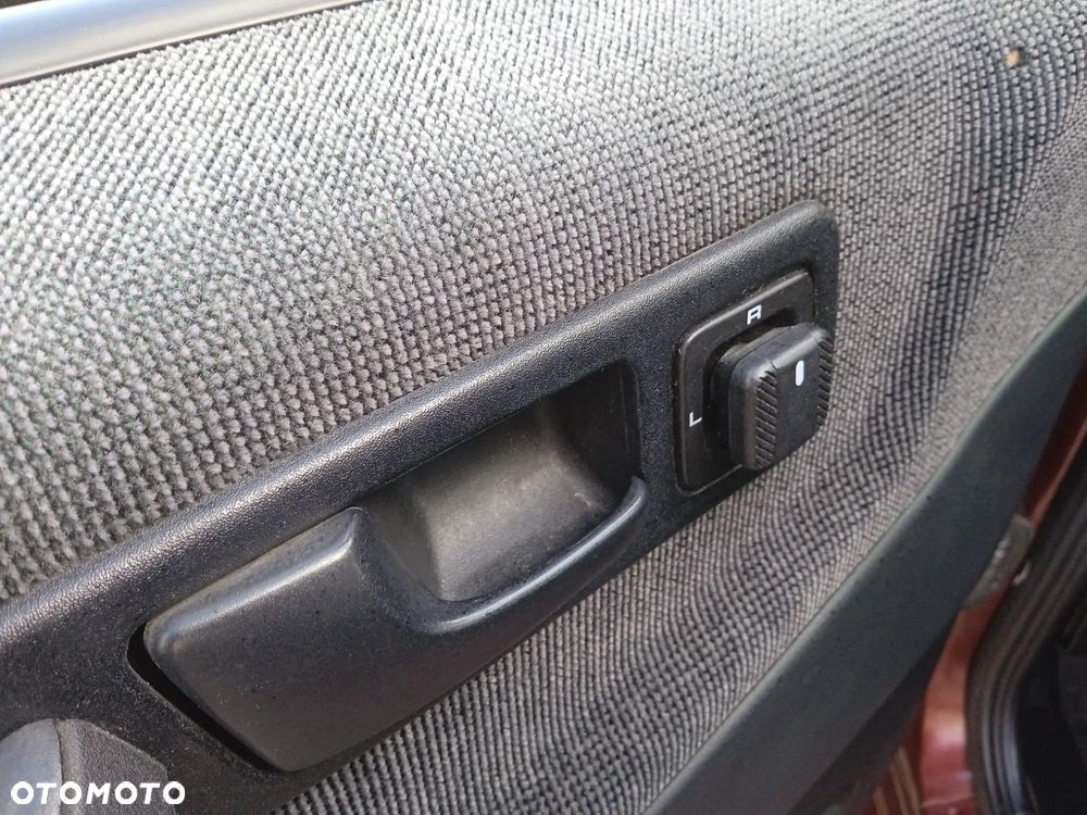 Volkswagen Passat 2.0 GL - 18