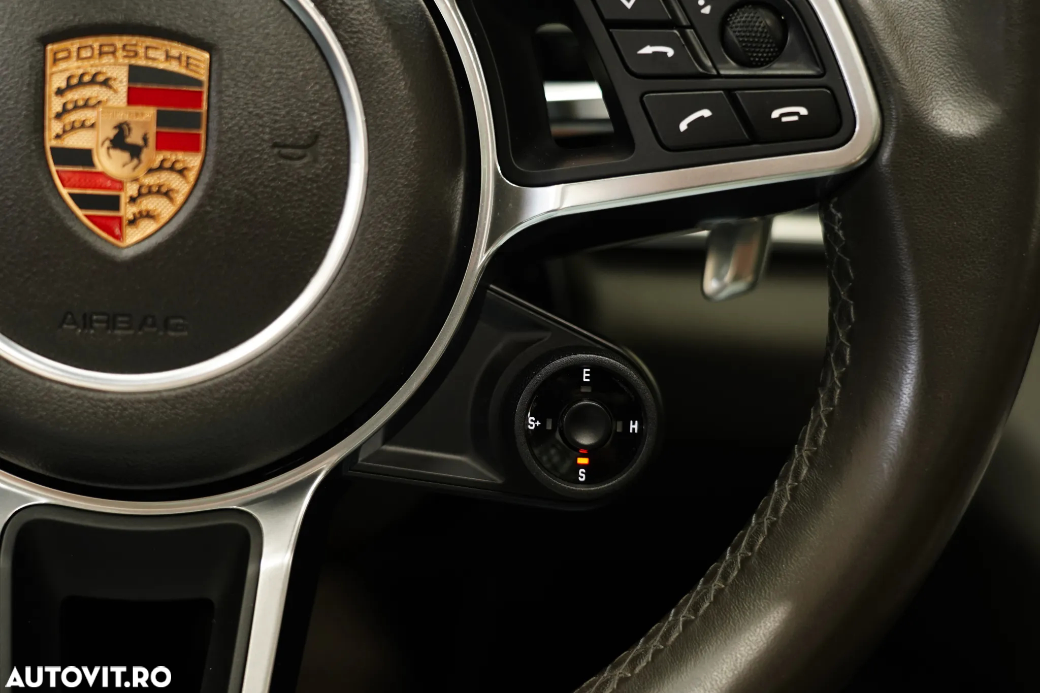 Porsche Panamera 4 E-Hybrid - 16