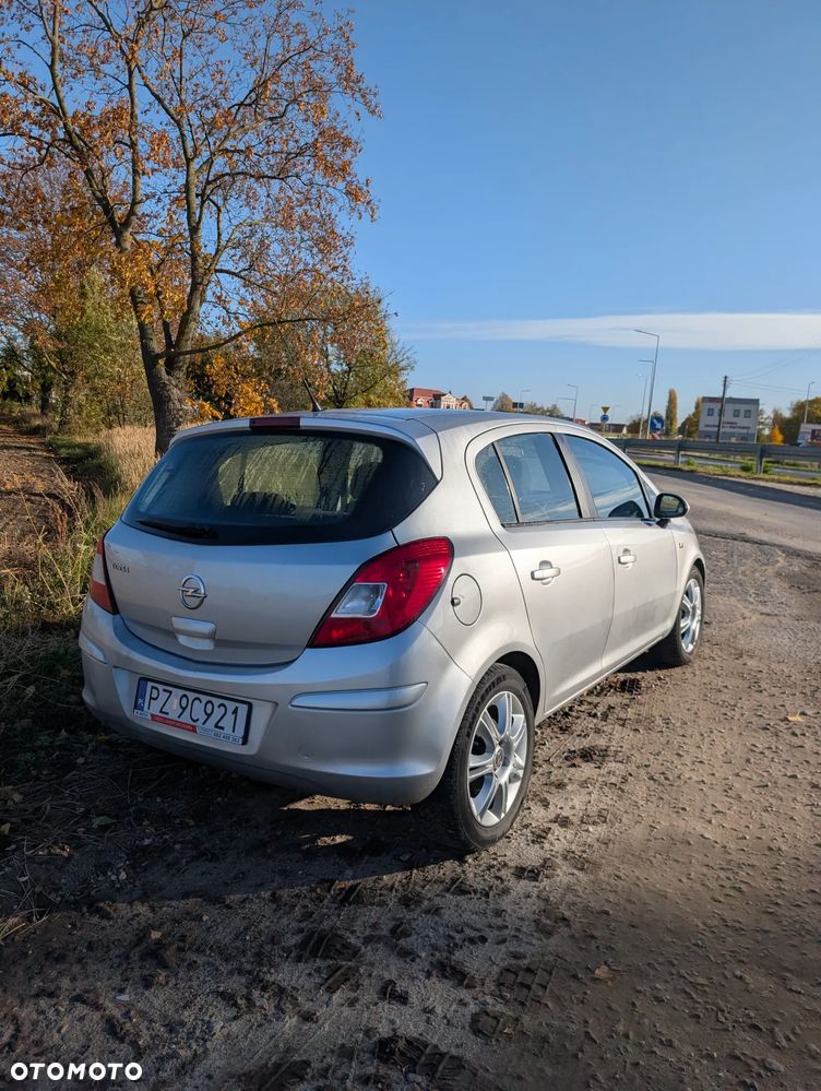 Opel Corsa 2011 photo 4